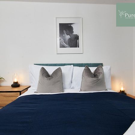 Stunning 5 Bed House By Purestay Short Lets & Serviced Accommodation Manchester With Parking Exterior photo