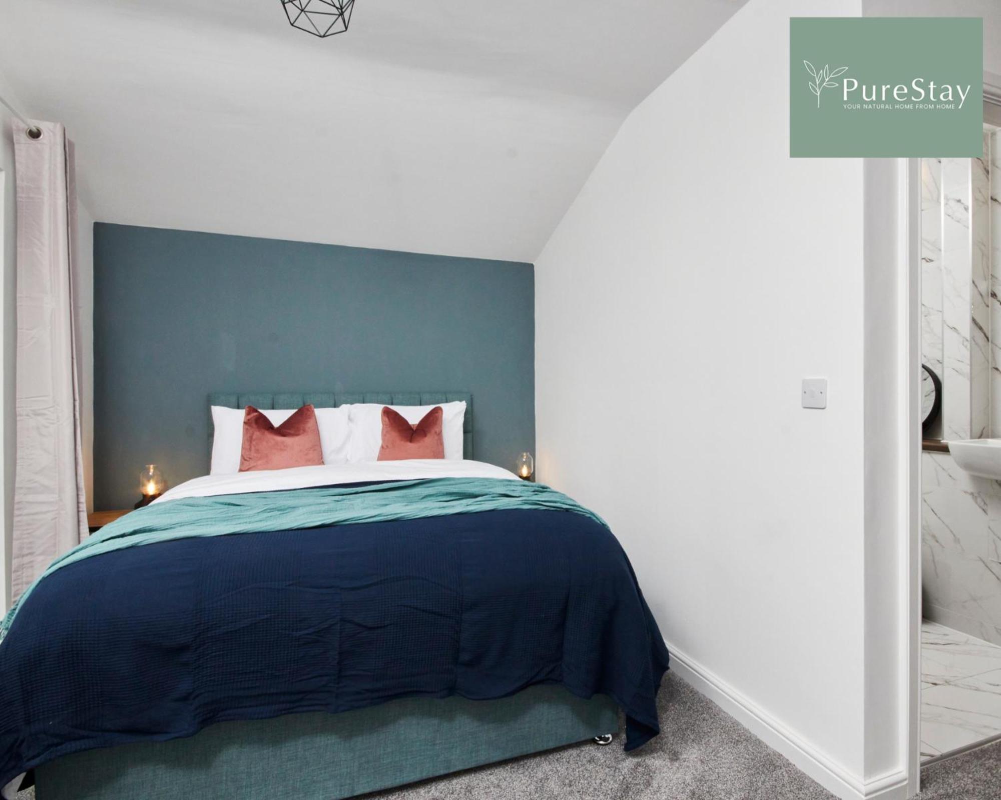 Stunning 5 Bed House By Purestay Short Lets & Serviced Accommodation Manchester With Parking Exterior photo