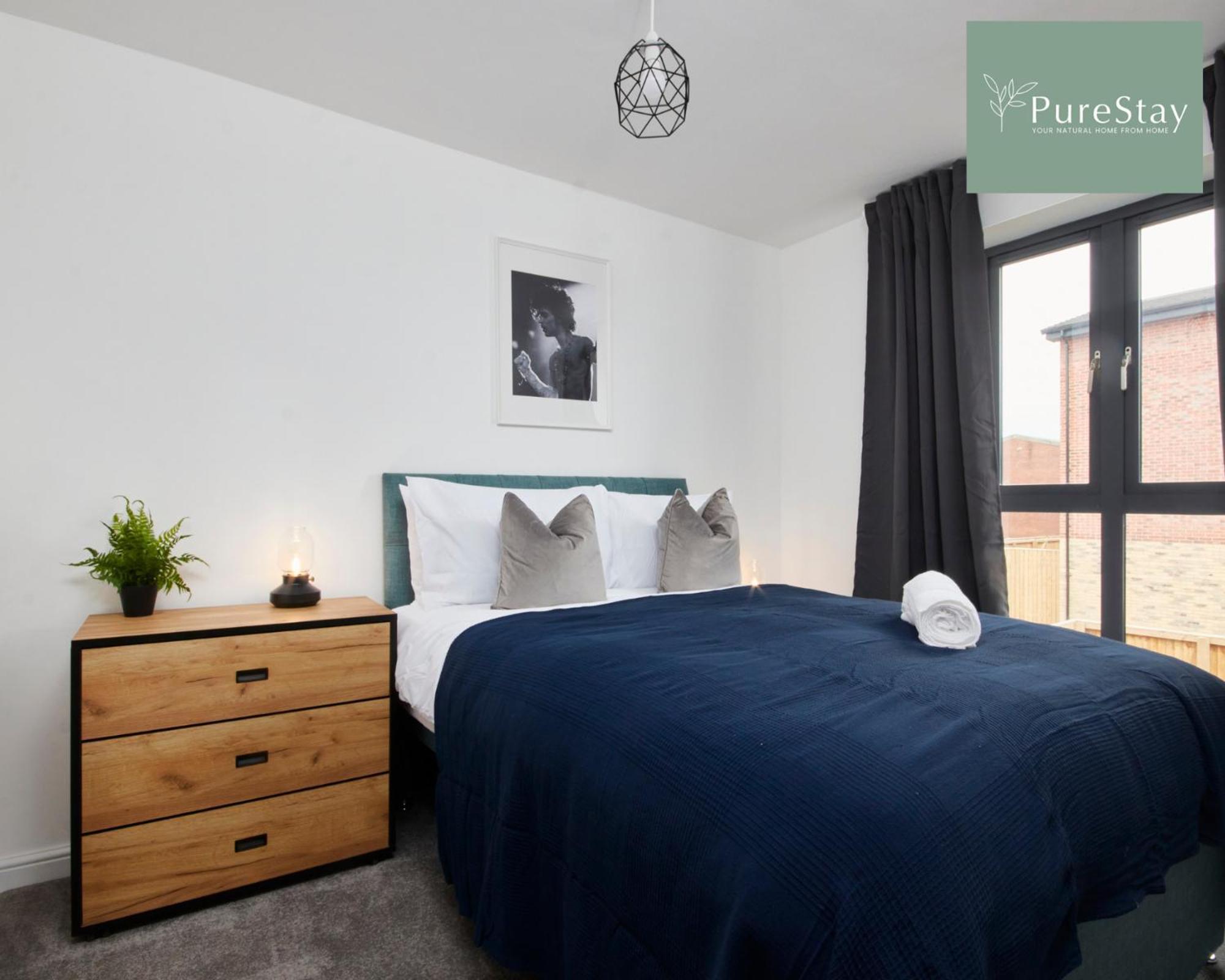 Stunning 5 Bed House By Purestay Short Lets & Serviced Accommodation Manchester With Parking Exterior photo