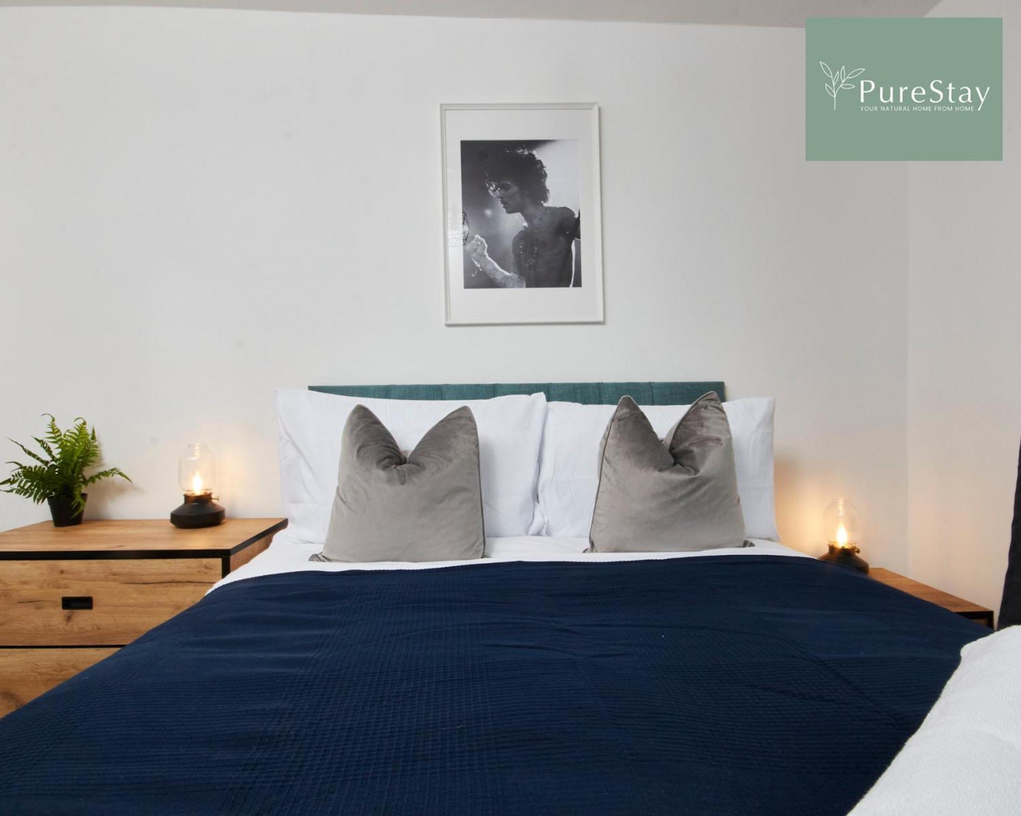 Stunning 5 Bed House By Purestay Short Lets & Serviced Accommodation Manchester With Parking Exterior photo