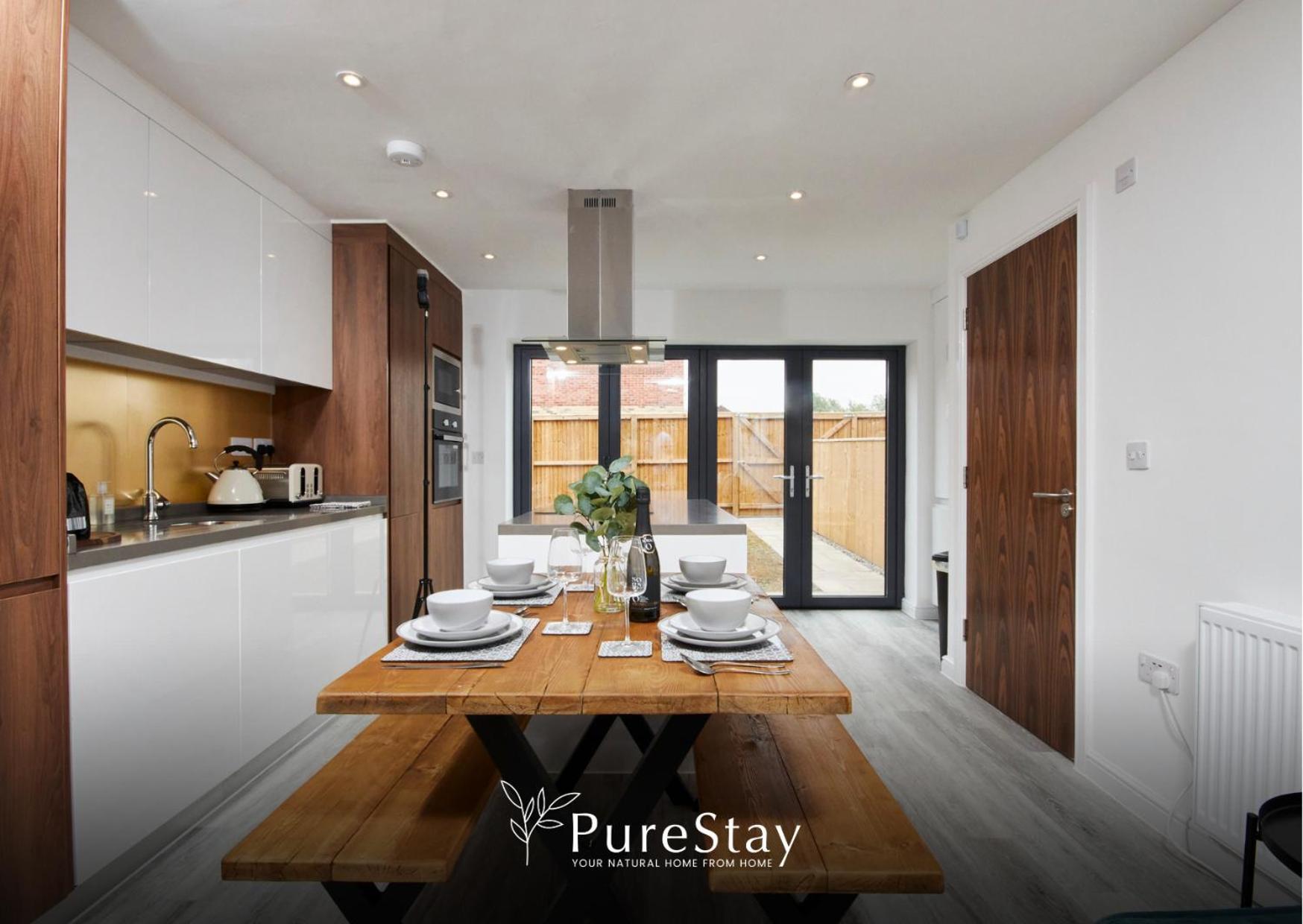 Stunning 5 Bed Manchester House With Parking By Purestay Short Lets & Serviced Accommodation Exterior photo